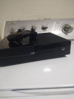 Xbox One and controller