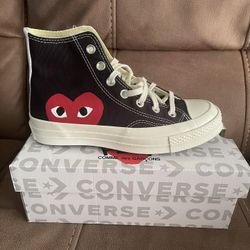 Converse Come Des Garçons Play Women Size 7, Man Size 5.