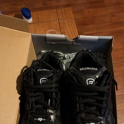 Black balenciaga runners