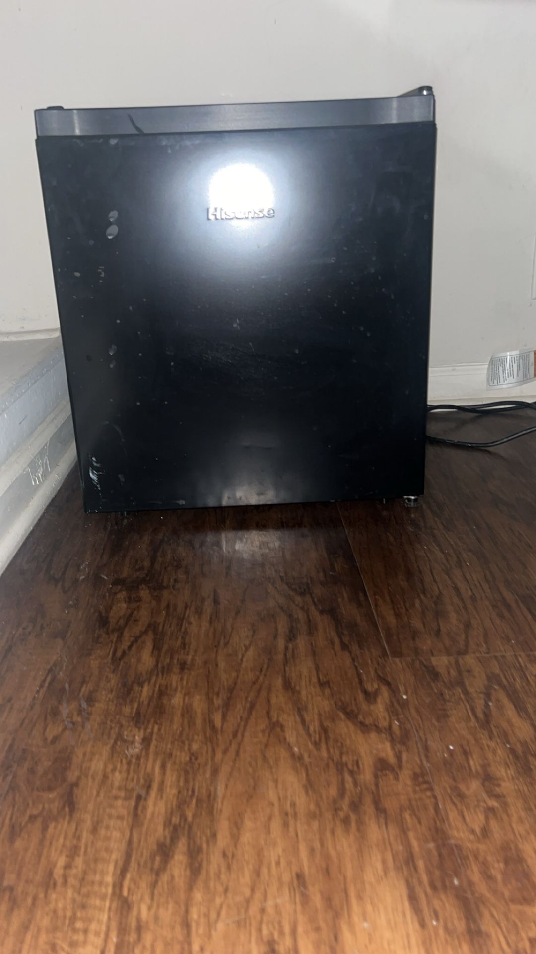 hisense mini refrigerator