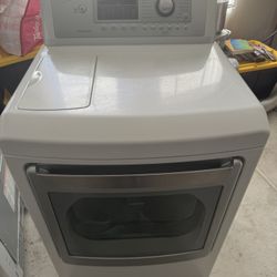 LG Electric Dryer 