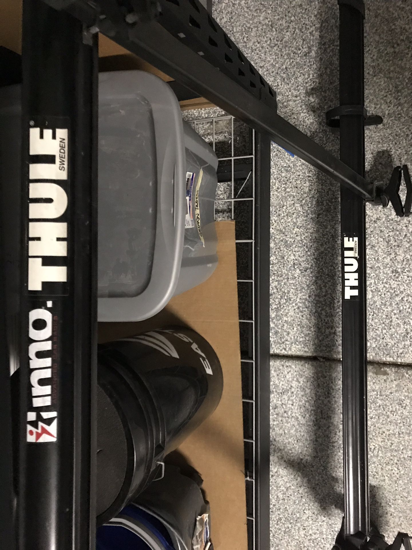 Thule Roof Top 2 Bike Rack & Thule cross bars (2) ready to fit right on your existing cross bars!