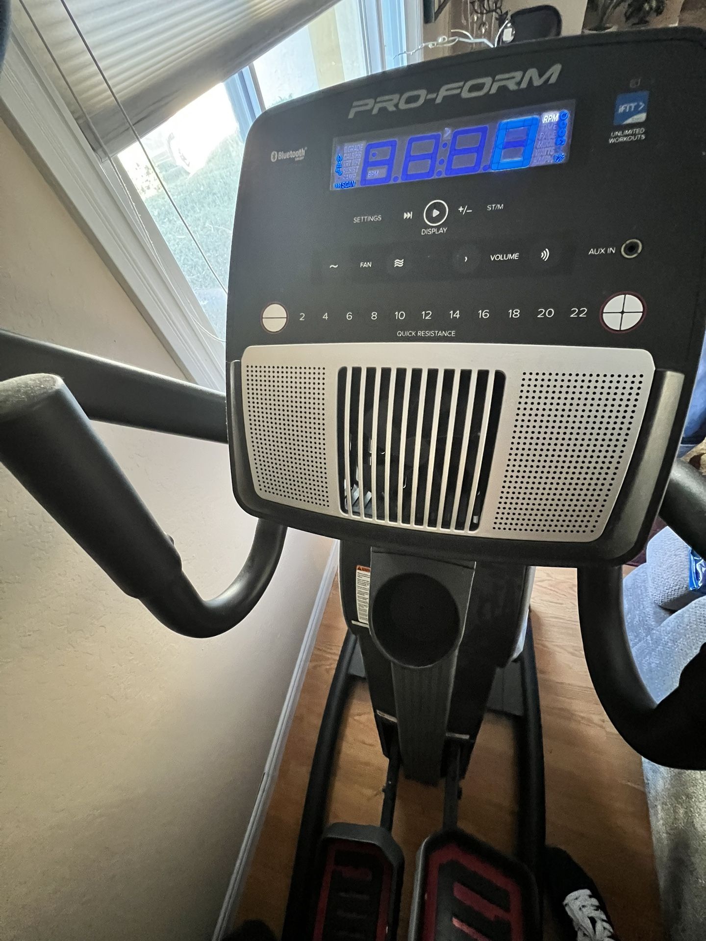 Elliptical trainer