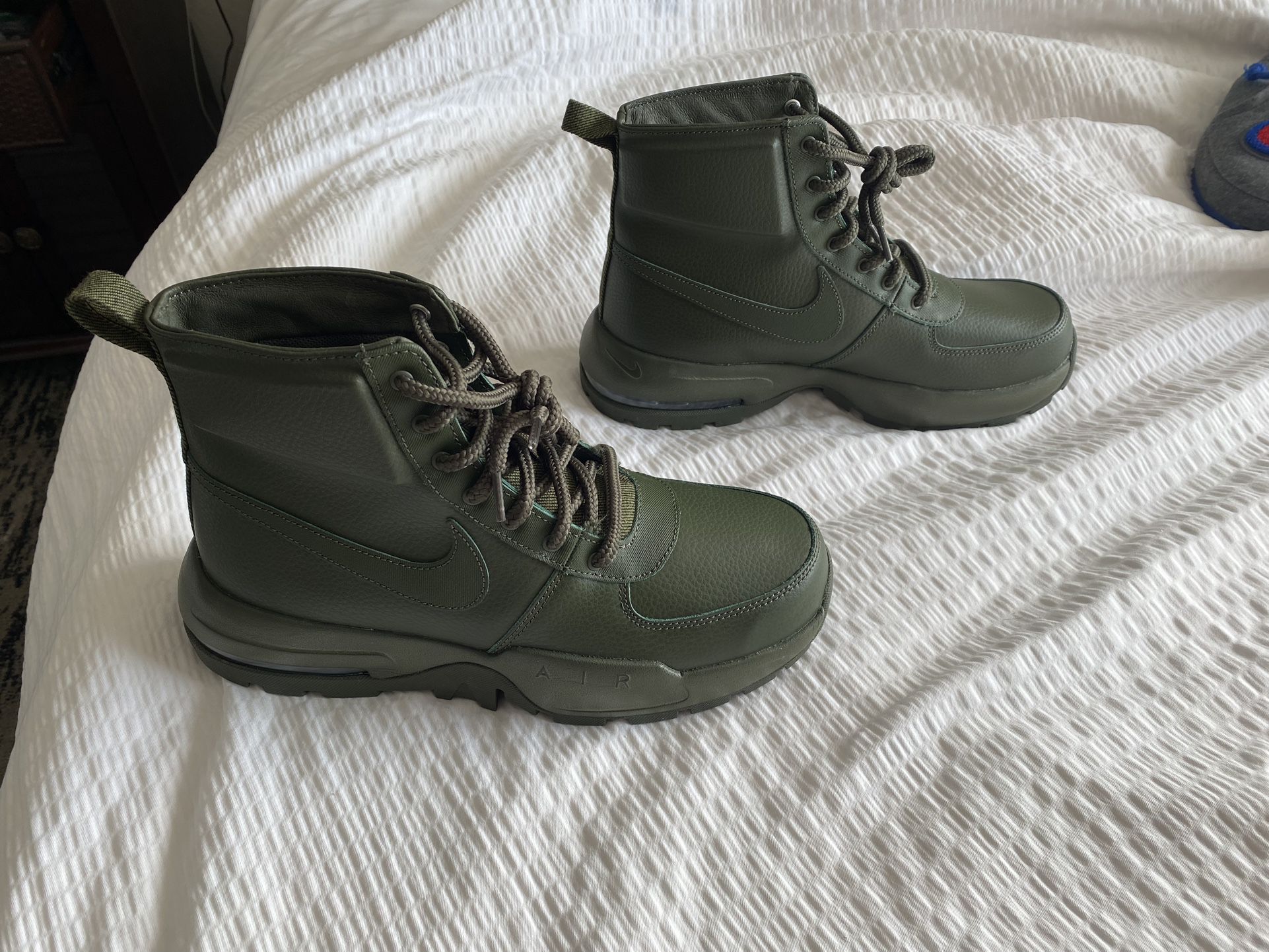 Green Nike Boots 
