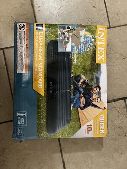 2 inflatable matresses queen and twin