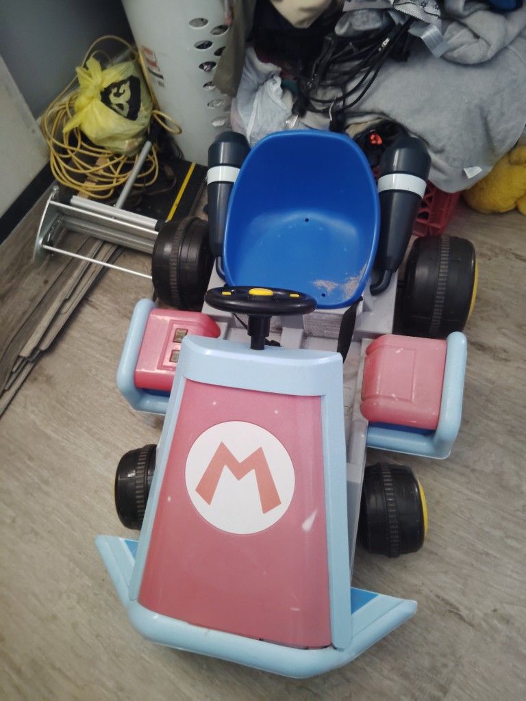15v Super Mario Kart Battery Operated Ride-On Vehicle
