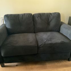 Couch / Loveseat