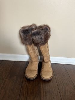 UGG Woman’s Boot Size 6