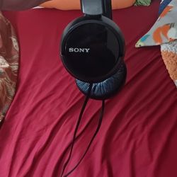 SONYS HEADPHONES