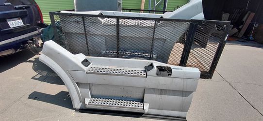 Volvo VNL Truck Side Fairing Panel