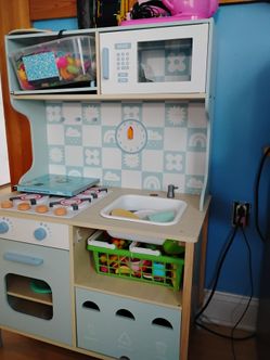 Play Kitchen set with food