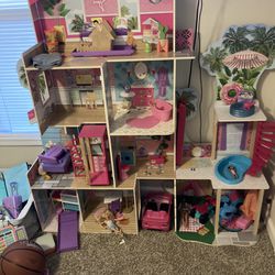 Barbie Doll House 
