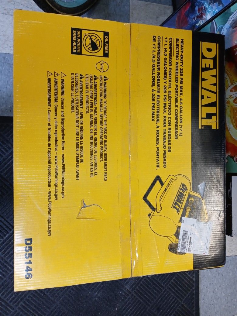 DeWalt 55146 Heavy Duty 225 PSI Max 4.5 Gallon Portable Air Compressor