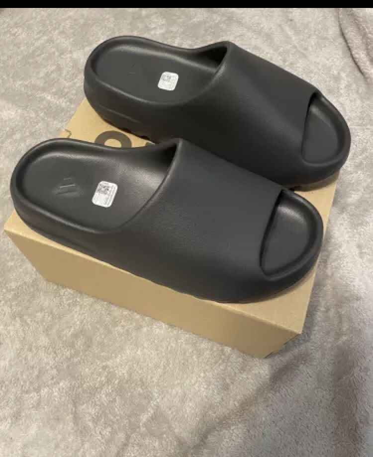 Adidas Yeezy Slide Onyx Size 10