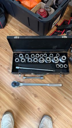 3/4 socket set with ratchet and extensions. All USA