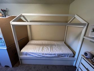 White trundle bed frame only no mattresses