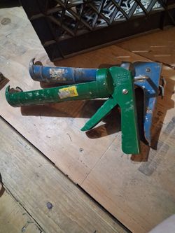 Heavy Duty Caulk Gun