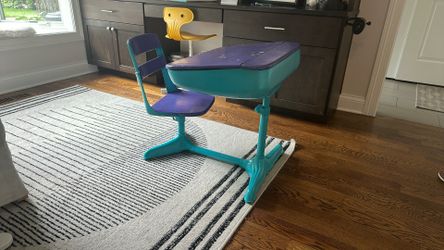 Vintage Child Desk