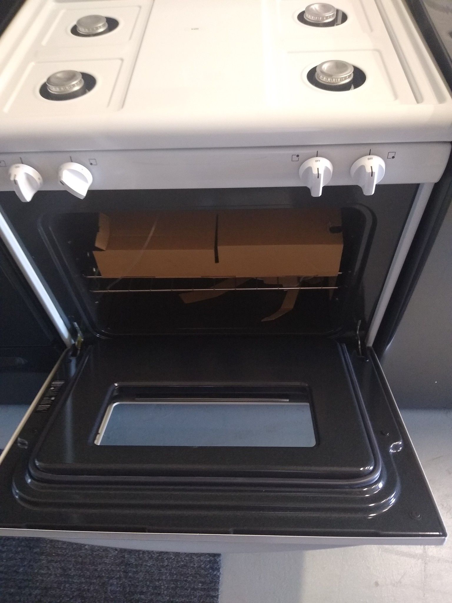 Frigidaire Gas stove