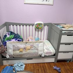 Convertible Crib/changing Table 