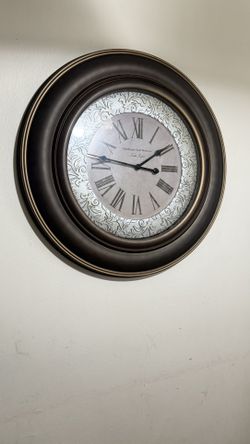Vintage Wall Clock/ Reloj Antiguo Para Pared