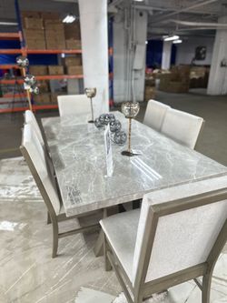 Dining table + 6 chairs