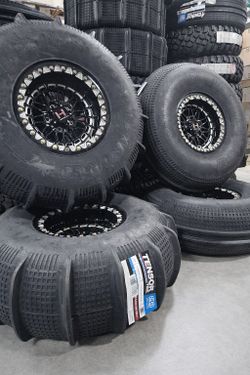 New Rzr Pro R 35" Sand Tires Tensor With Hostile Bewdlock Wheels 