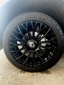 22” Dolce Luxury Roma wheels & Tires