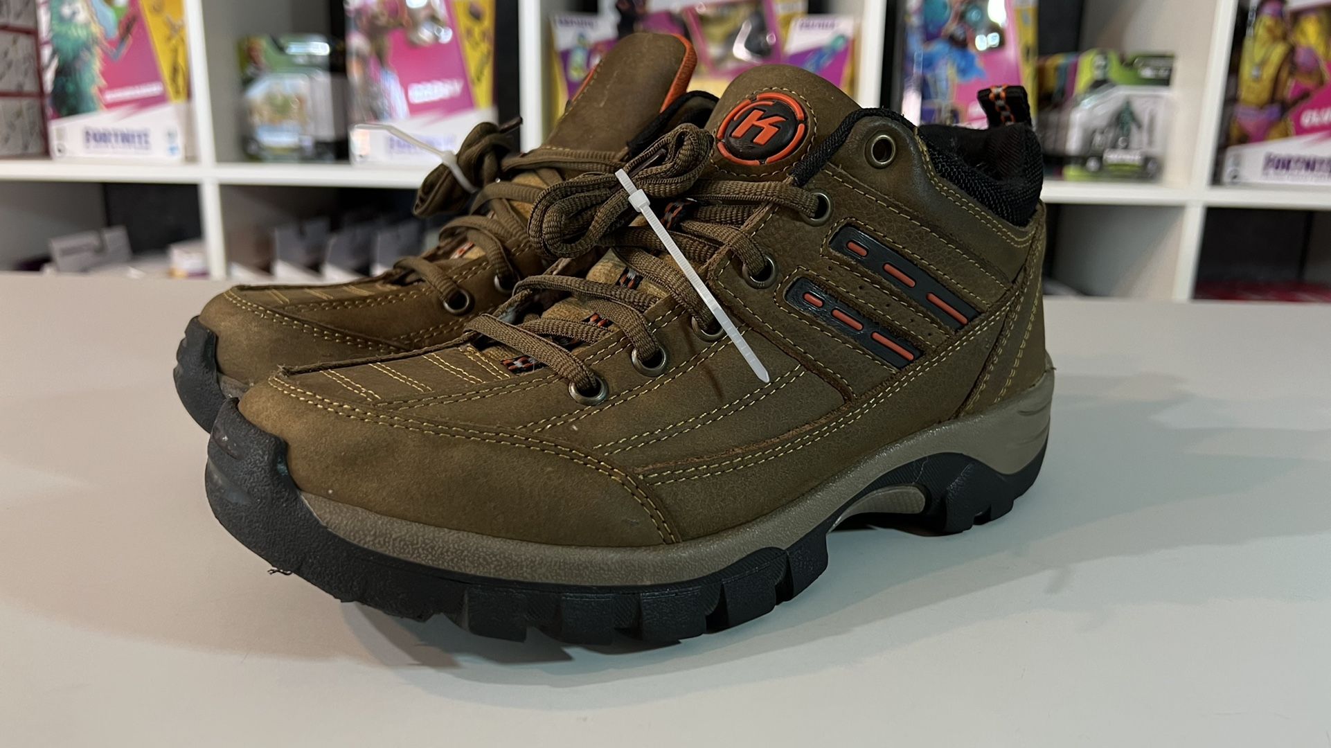 Kroogen Hiking Boots (size 6)