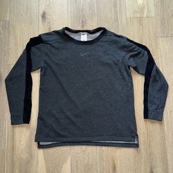 Nike Yoga Therma-Fit Women's L Activewear Gray Long Sleeve Sweatshirt Crewneck