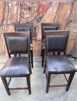 Set of 4 Counter Height Bar Stools – Dark Wood & Black Leather