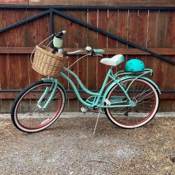 Schwinn Perla Women's Cruiser Bicycle, 7-Speed Drivetrain with Front and Rear Fenders, Rear Rack
