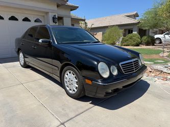 2001 Mercedes-Benz e320
