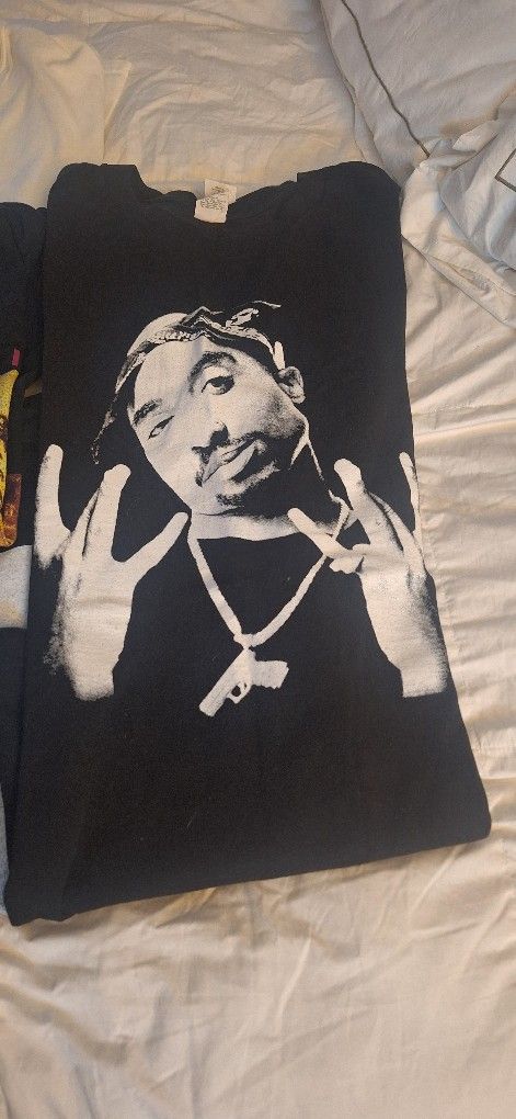 2 Pac Shrits