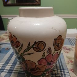 16"  ANTIQUE HAND PAINTED CERAMIC VASE $25 FINAL PRICE READ DESCRIPTION AND SEE 👀 ALL PICTURES 