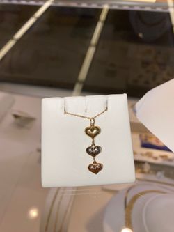 14kt yellow gold with heart charm