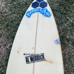 Surfboard 6’9” Al Merrick 3 Fins 2 Bags