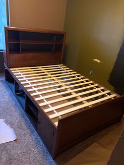 Twin Bed w/Storage Drawers