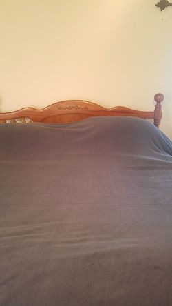 Broyhill king size bedroom set