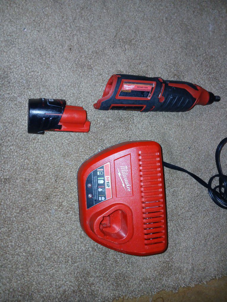 Milwaukee Rotary Tool W 12v Battery And Charger