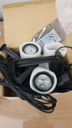 4 new LED garden changing color lights w/ remote