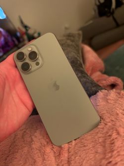 IPHONE 15 pro max (UNLOCKED)