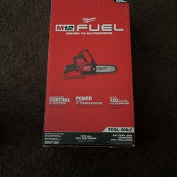 Milwaukee M12 Fuel Hatchet 6” Pruning Saw 