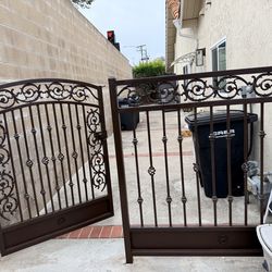 Cast iron gate