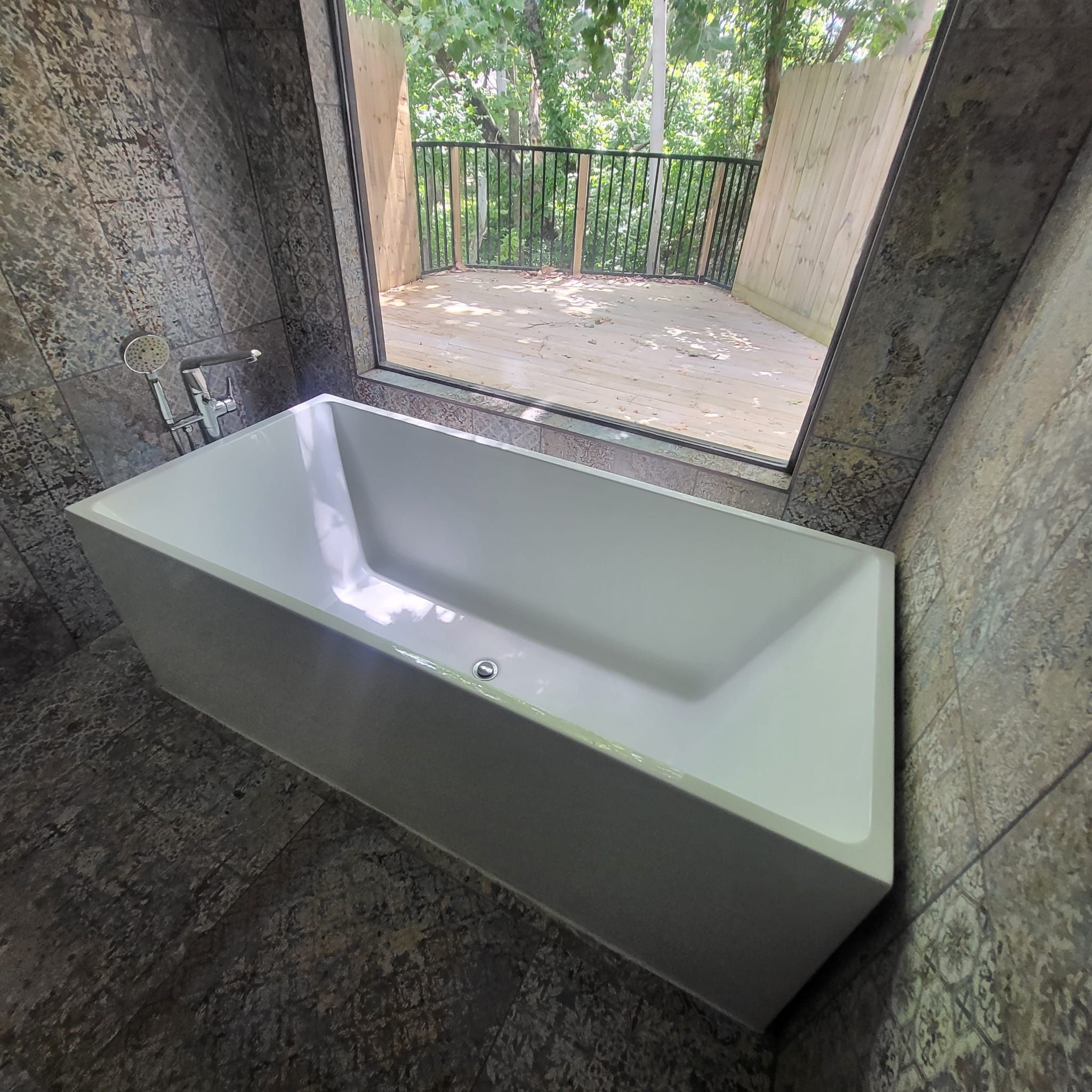 Free Standing Soaking tub