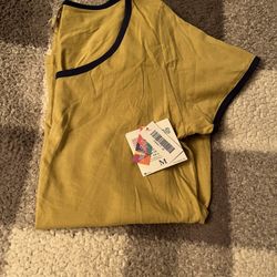Lularoe Classic Tee Size Medium 