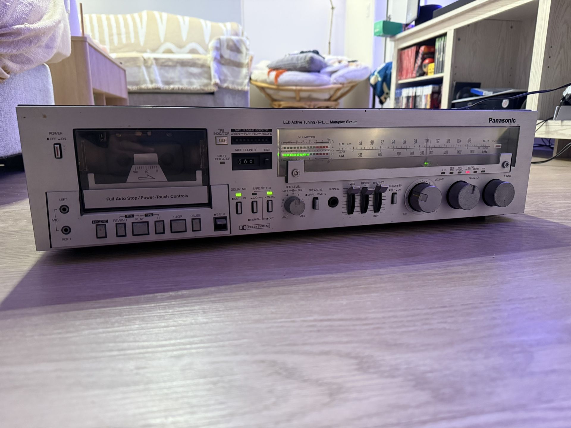 Panasonic Stereo Receiver SE-4510 (Vintage) Vintage Panasonic SE-4510 stereo receiver / tape deck combo. 
