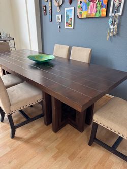 Table Hardwood made in Mexico with free chairs