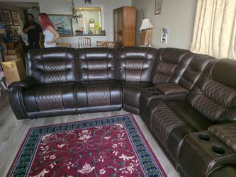 Brown Leather 7pc Reclining Sectional $250