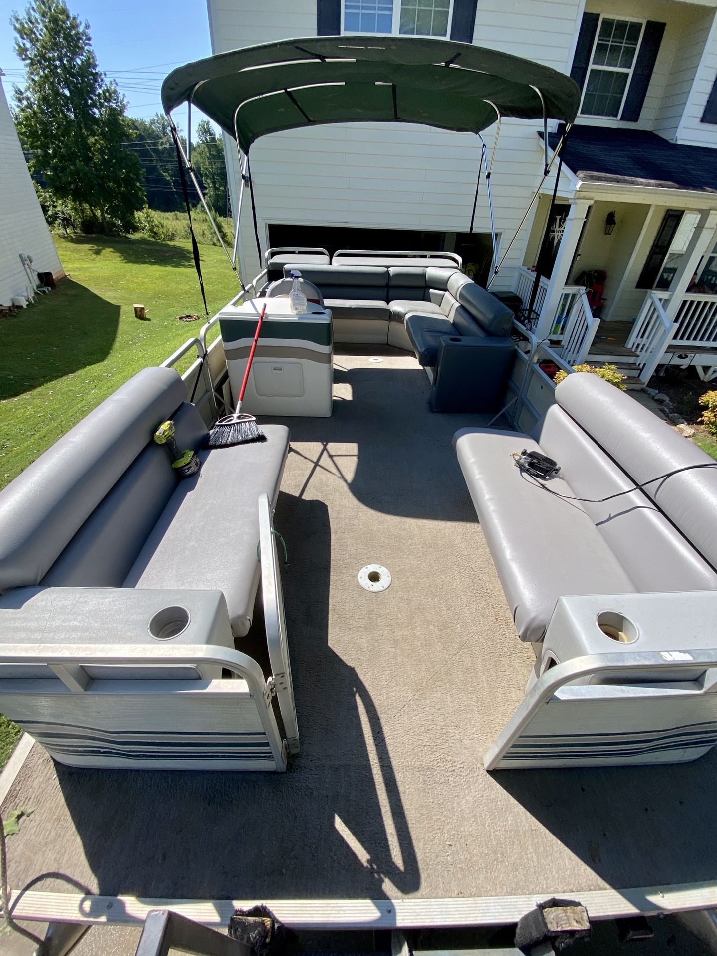 1999 Sylvan 20’ pontoon boat with 40hp